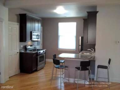 Main picture of 4102 W Addison St