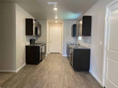 Main picture of 13807 Paris Ave