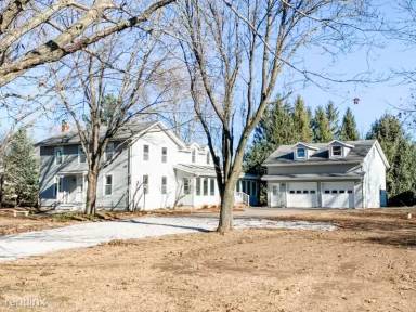 Main picture of 2760 Newport Rd NE