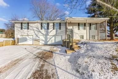 Main picture of 11580 Highland Park