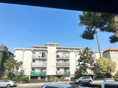 Main picture of 433 S Hobart Blvd