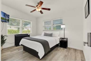 Main picture of 417 N Tampa Ave
