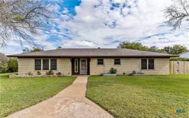Main picture of 613 Cedar Dr