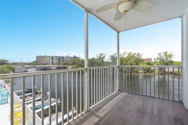 Main picture of 1505 N Riverside Dr