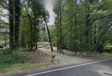 Main picture of 1607 McClellan Rd