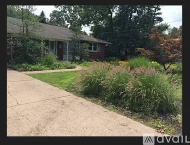 Main picture of 49 Harvard Rd