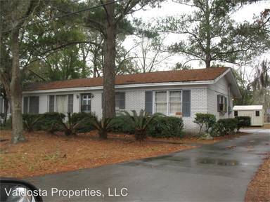 Main picture of 1402 Lake Park Rd
