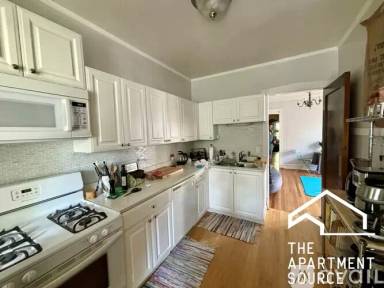 Main picture of 5351 N Paulina St