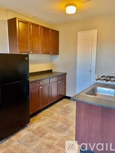 Main picture of 1802 W Genesee St