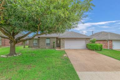 Main picture of 3413 Regal Row