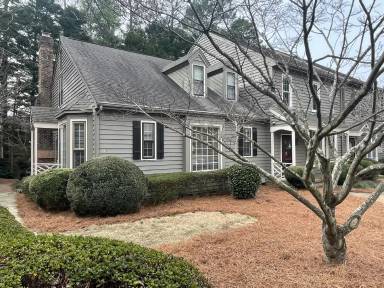 Main picture of 910 Albany Ct