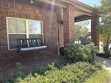 Main picture of 1800 Potrillo Ln