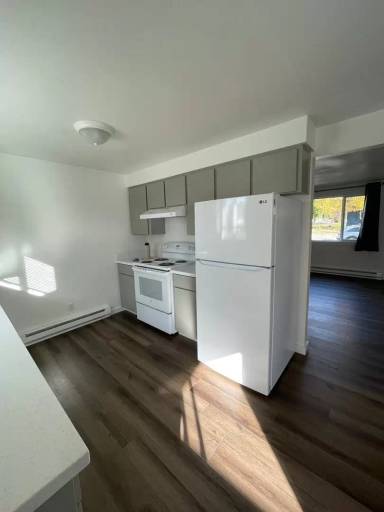 Main picture of 904 E Walnut Ave