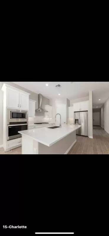 Main picture of 2217 E Charlotte Dr