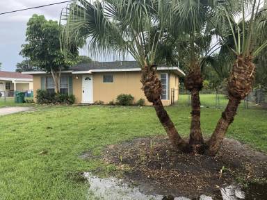 Main picture of 114 SW Lakehurst Dr
