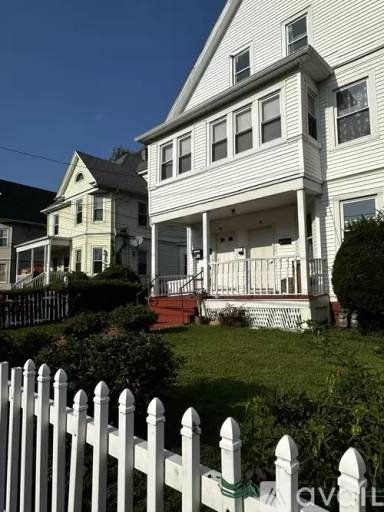 Main picture of 60 Hazel St
