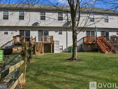 Main picture of 204 Edgerow Dr
