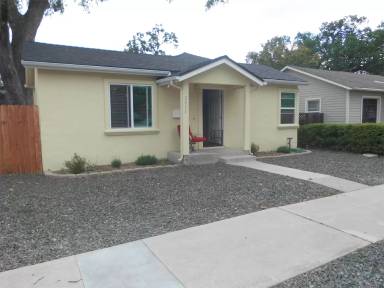 Main picture of 2012 Oak St