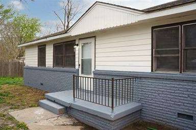 Main picture of 1027 S Saint Clair Ave