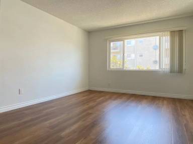 Main picture of 130 S Flores St