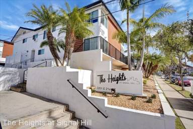 Main picture of The Heights At Signal Hill