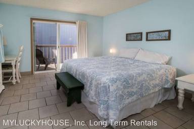 Main picture of 1565 NW Wall St