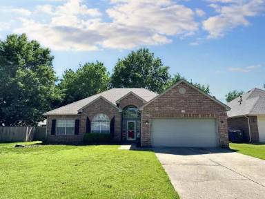 Main picture of 204 N Magnolia Ct