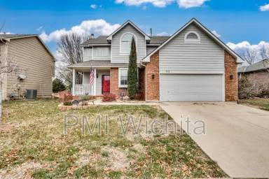 Main picture of 512 N Ridgehurst St