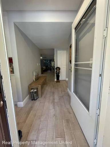 Main picture of 50 Pelican Pointe Dr