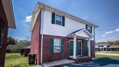 Main picture of 815 Golfview Pl
