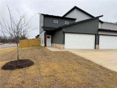 Main picture of 1608 SW Poigai Way