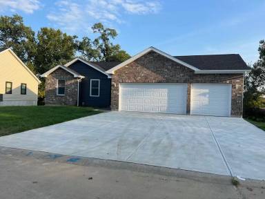 Main picture of 192 Oak Hill Holw