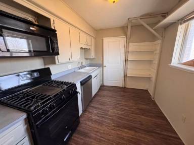 Main picture of 916 NW 24th St