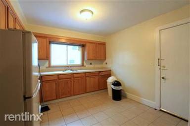 Main picture of 48 Bishop Richard Allen Dr