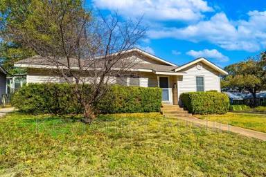 Main picture of 1900 Romeria Dr