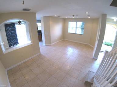 Main picture of Fontainebleau West