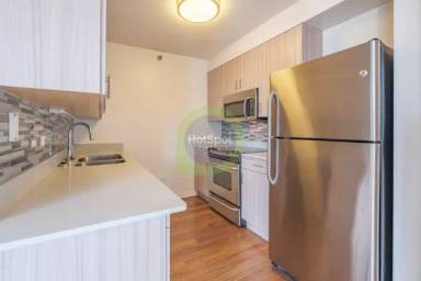 Main picture of 504 W Grand Ave