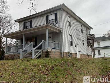 Main picture of 111 Thompson Ave