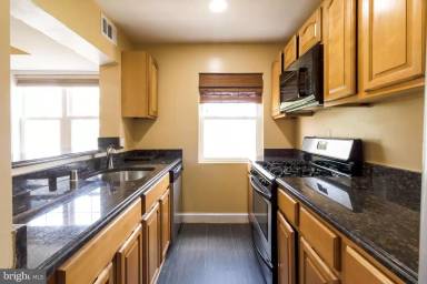 Main picture of 3868 9th St SE