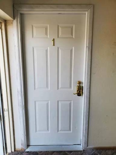 Main picture of 101 E Carson Ave
