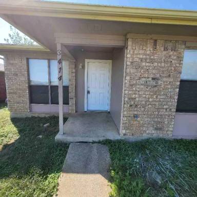 Main picture of 3412 Colonial Dr