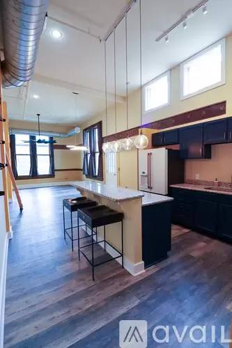 Main picture of 3200 Franklin Blvd