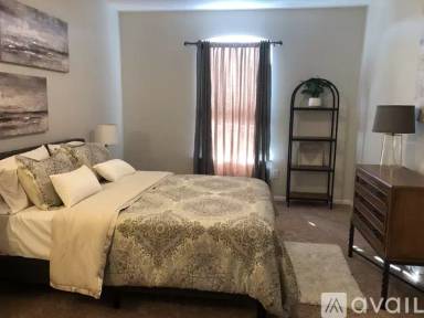 Main picture of 1001 Zodiac Ln