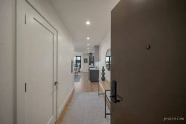 Main picture of 3000 Mission St