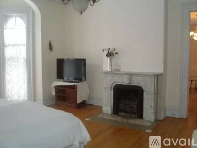 Main picture of 1030 W Main St