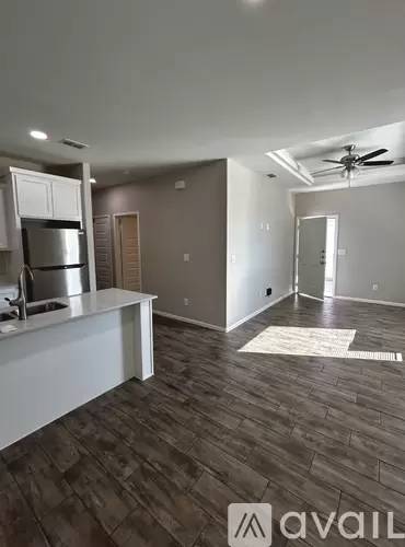 Main picture of 420 E Acacia St