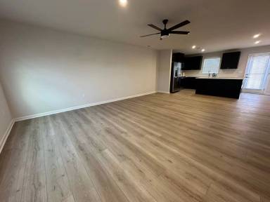 Main picture of 3905 Clyde St