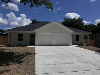 Main picture of 209 Elbert Ln