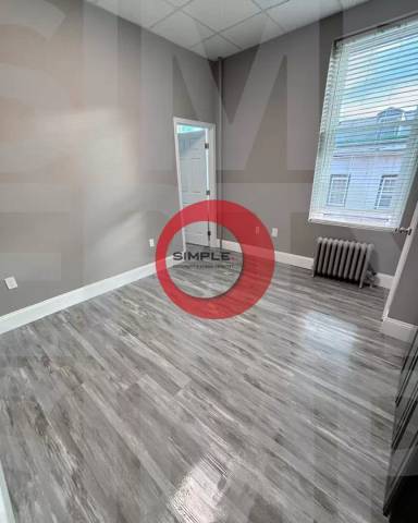Main picture of 107 S 5th St