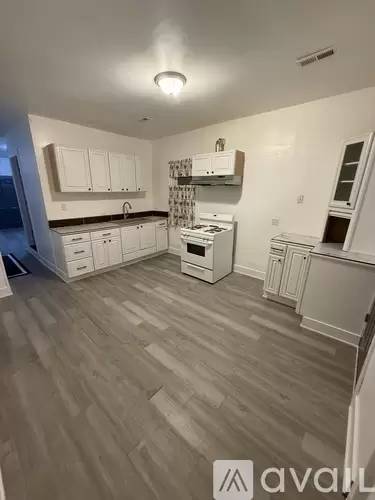 Main picture of 4832 S Bishop St